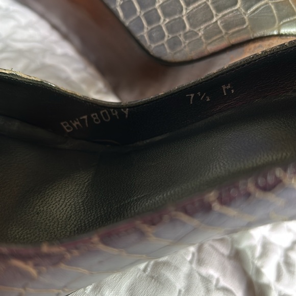 Stuart Weitzman silver grey animal scale print high heel pumps 7.5 m - Picture 9 of 9